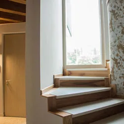 Materiali che si sposano con armonia ed eleganza legno e marmo